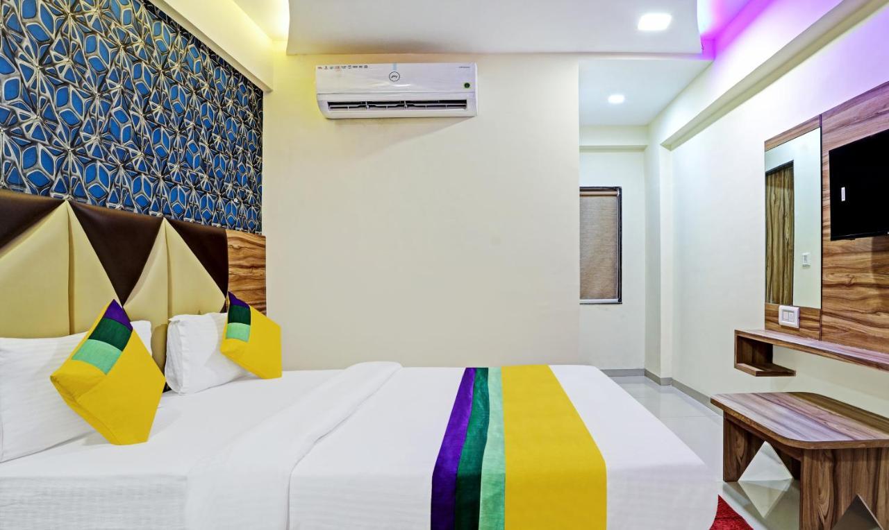 ואדודרה Itsy Hotels Rk Palace מראה חיצוני תמונה