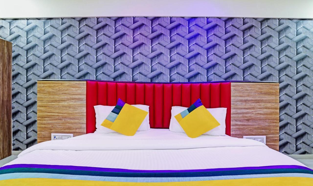 ואדודרה Itsy Hotels Rk Palace מראה חיצוני תמונה