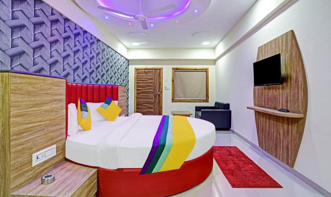 ואדודרה Itsy Hotels Rk Palace מראה חיצוני תמונה