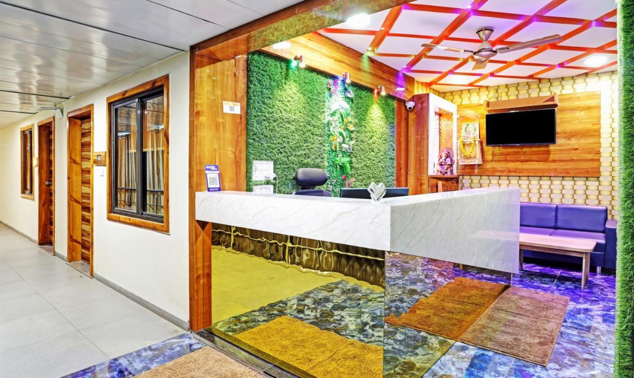 ואדודרה Itsy Hotels Rk Palace מראה חיצוני תמונה